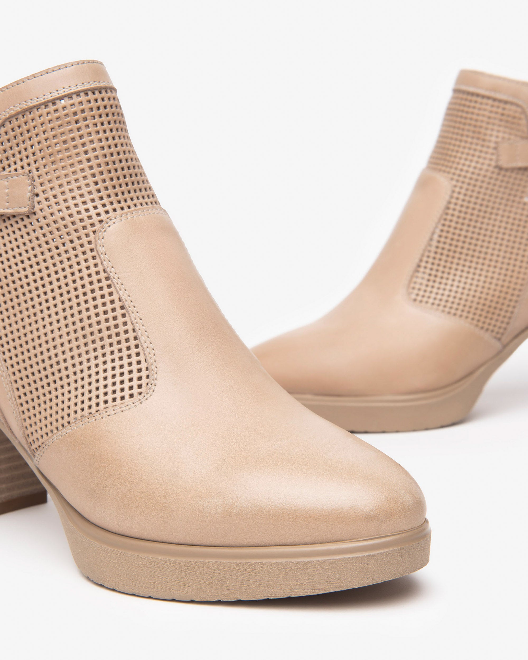 Nero Giardini Stivaletti con Tacco da Donna – Oro