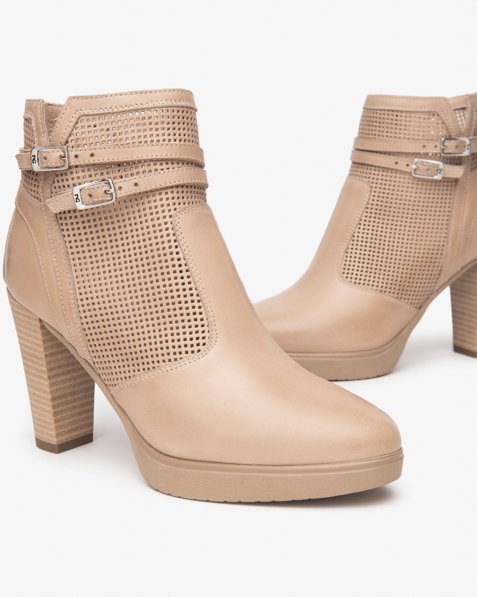 Nero Giardini Stivaletti con Tacco da Donna – Oro